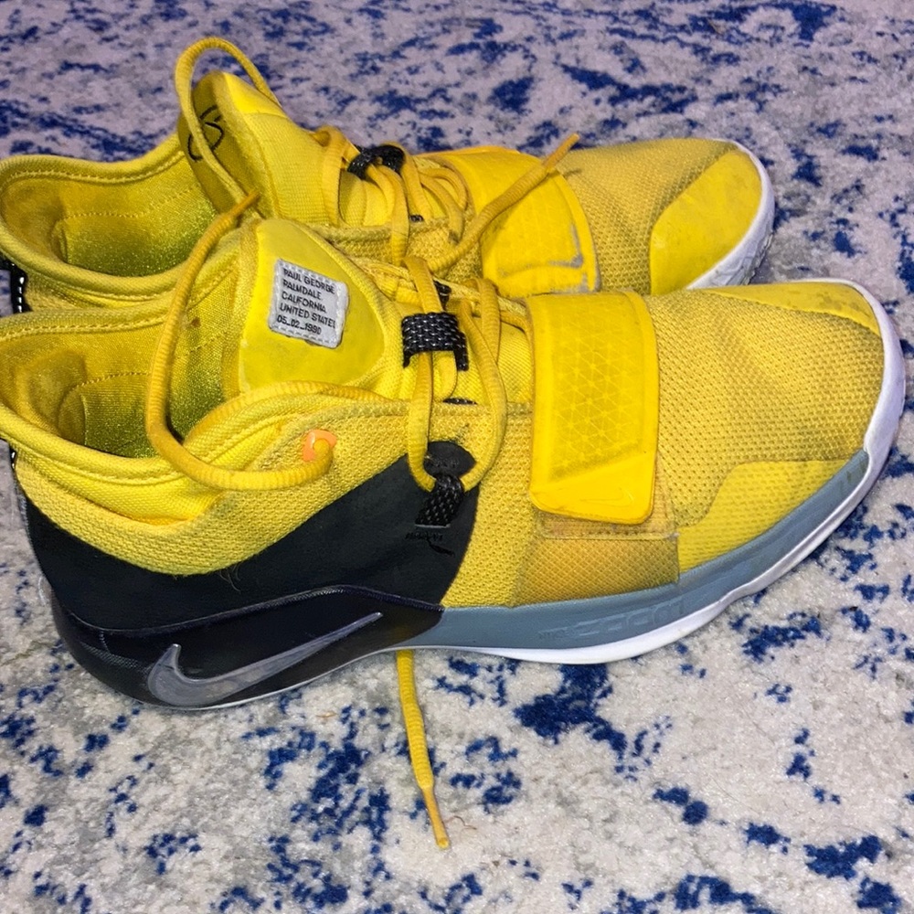 Paul George “MOON EXPLORATION” sneaker